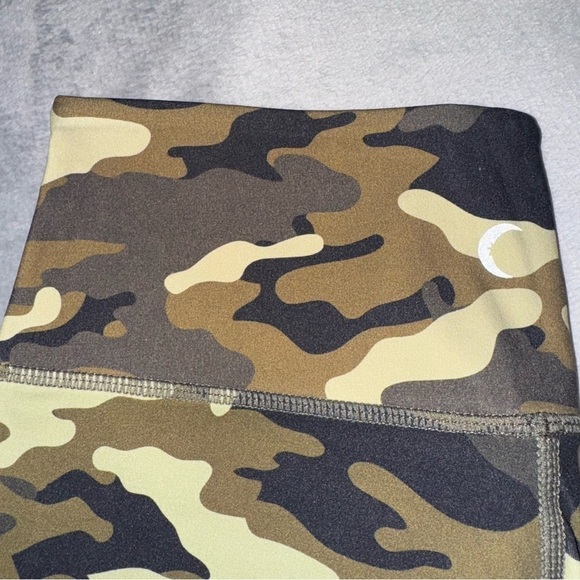 Zyia Active Camo Reflective Soft n Snug Leggings Size 4 - Picture 2 of 9